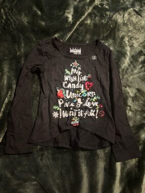 Basic Editions Black Long-Sleeve Graphic Tee with Multicolor Holiday Prints